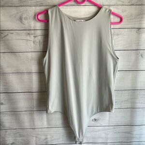 House of Harlow 1960 Cream Sleeveless Fitted Bodysuit